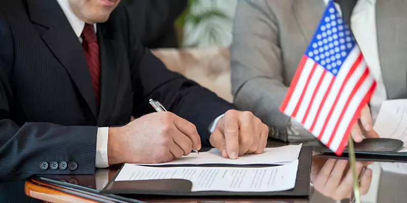 Why Choose Our E2 Visa Legal Services in Ecuador?